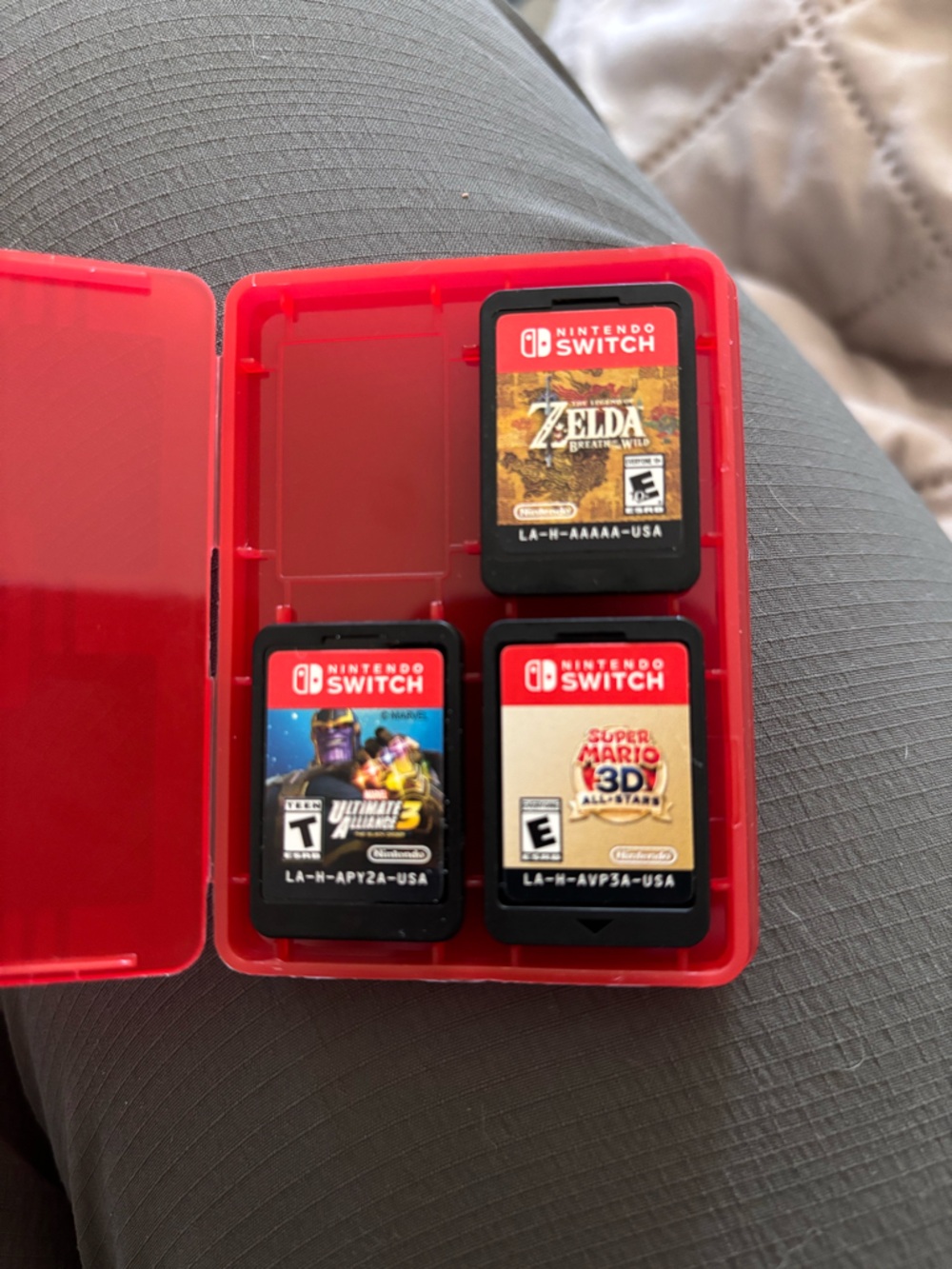 Nintendo Switch Bundle – Excellent Condition - Picture 2 of 10